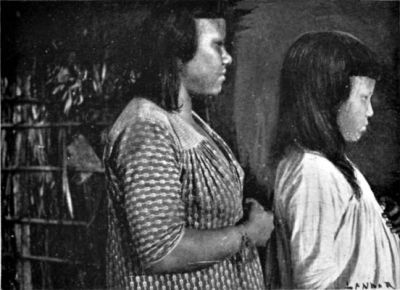 Bororo Girls (side view).