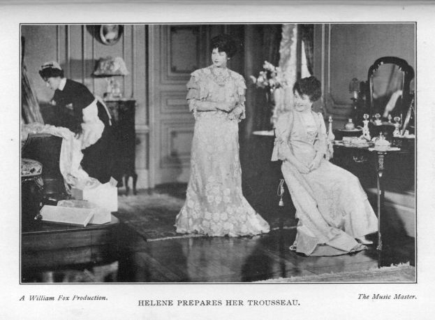 HÃ©lÃ¨ne prepares her trousseau.