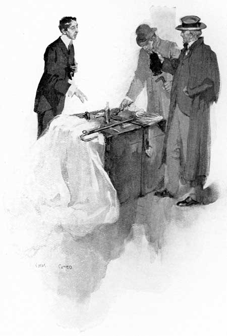 No one can make out what this little thick velvet bag's
for.