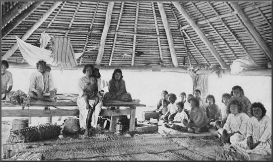 Interior of the moniap of
Tembinoka's harem