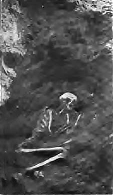 'CROUCHING BURIAL' (HOCKER-BESTATTUNG)
ADLERBORG, NEAR WORMS