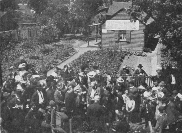 THE LISTEBARGER CABIN, CEDAR RAPIDS Showing
Semi-Centennial Exercises in 1906