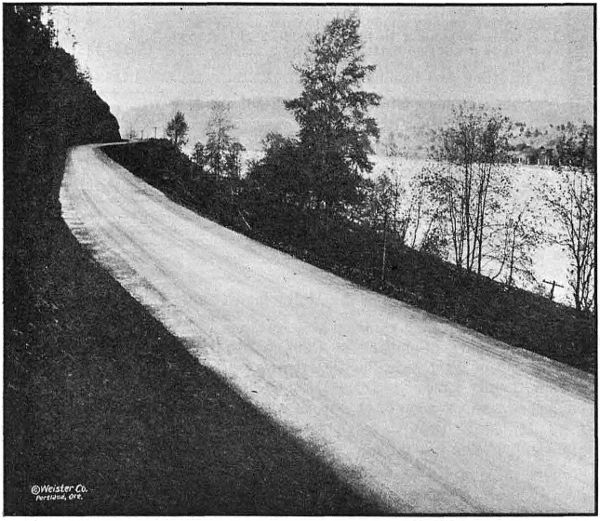 BITUMINOUS PAVEMENT ON THE PACIFIC
HIGHWAY SOUTH OF OREGON CITY IN CLACKAMAS COUNTY. GRADED AND PAVED IN 1918